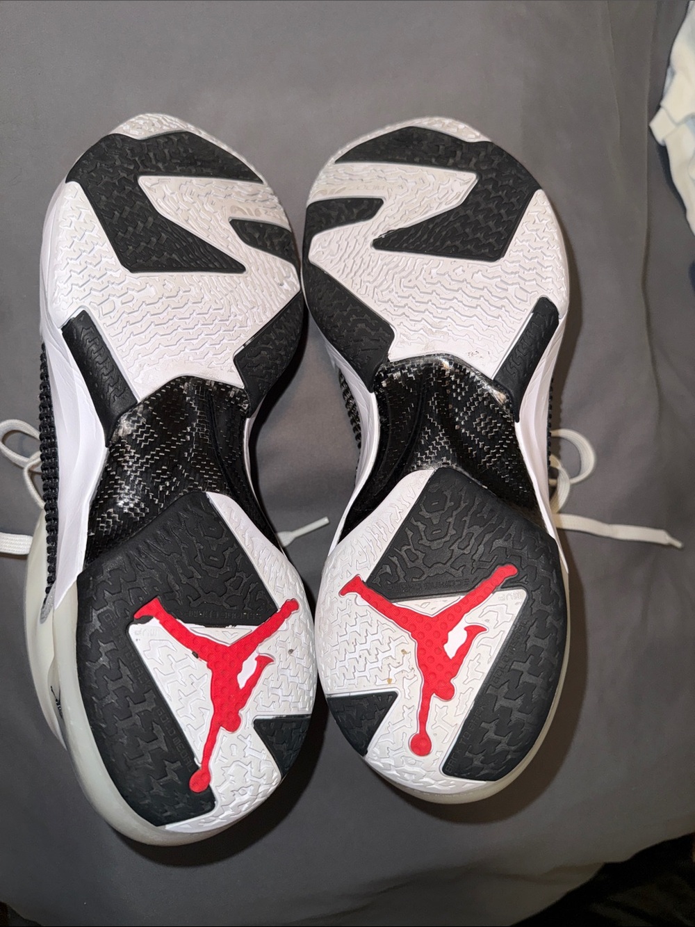 Jordan XXXVII 37 low Bred Basketball Shoes - Picture 4 of 6